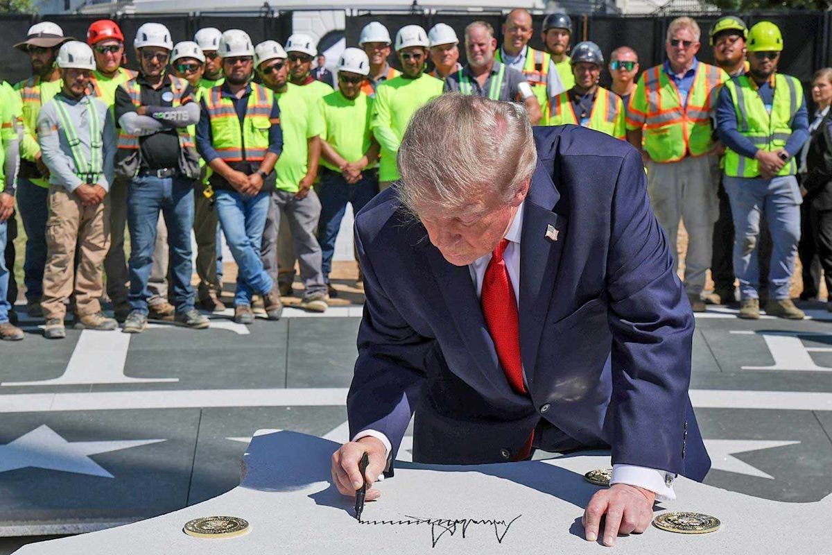 Trump Unveils New White House Construction Project and Tours Helipad Work